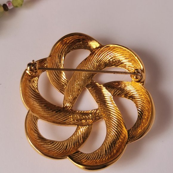 Vintage Signed Monet Swirl/Knot  Gold Tone Brooch - Picture 4 of 6